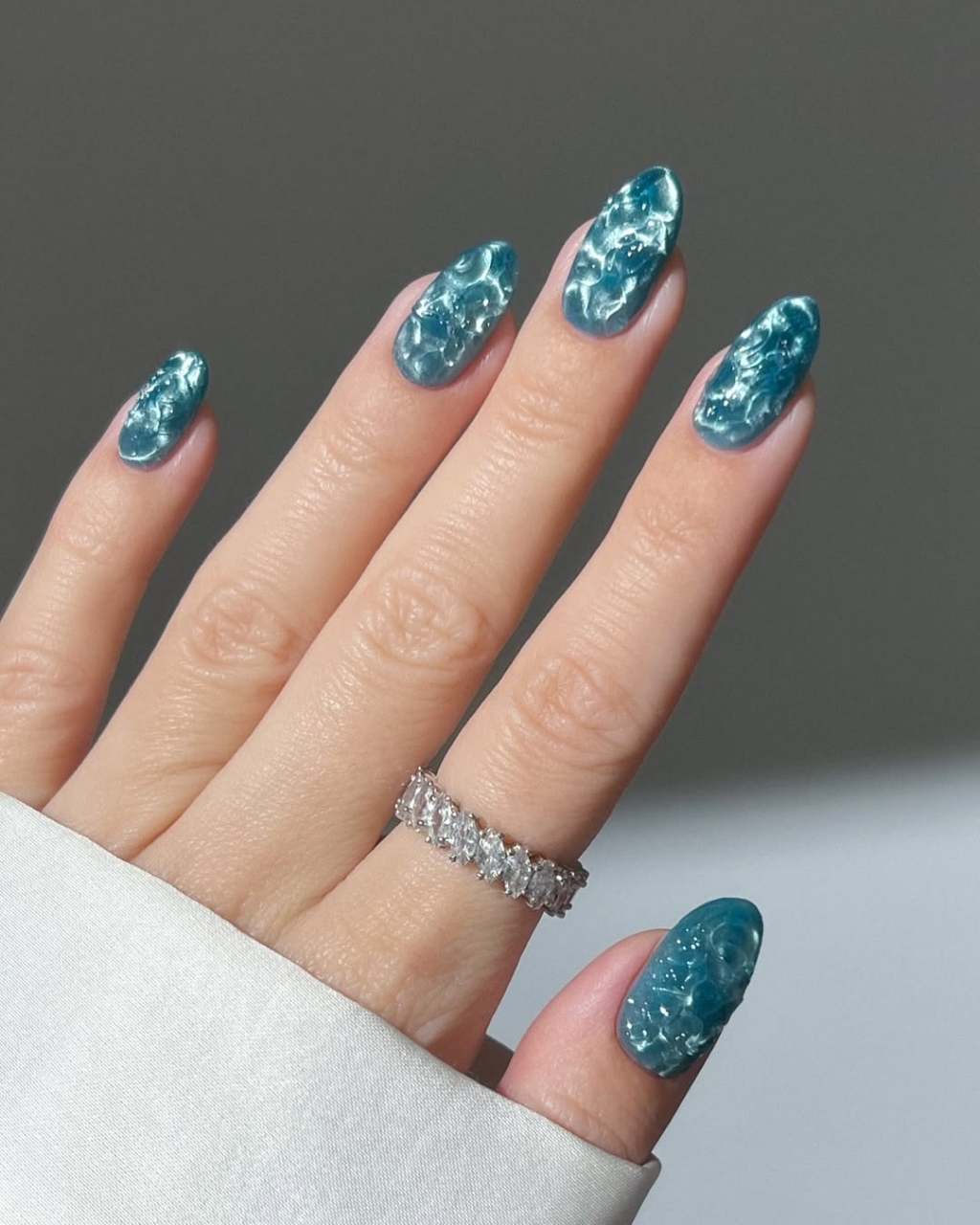 Medium Almond Teal Cat Eye Wave Effect Nails — Easy Wave Nails