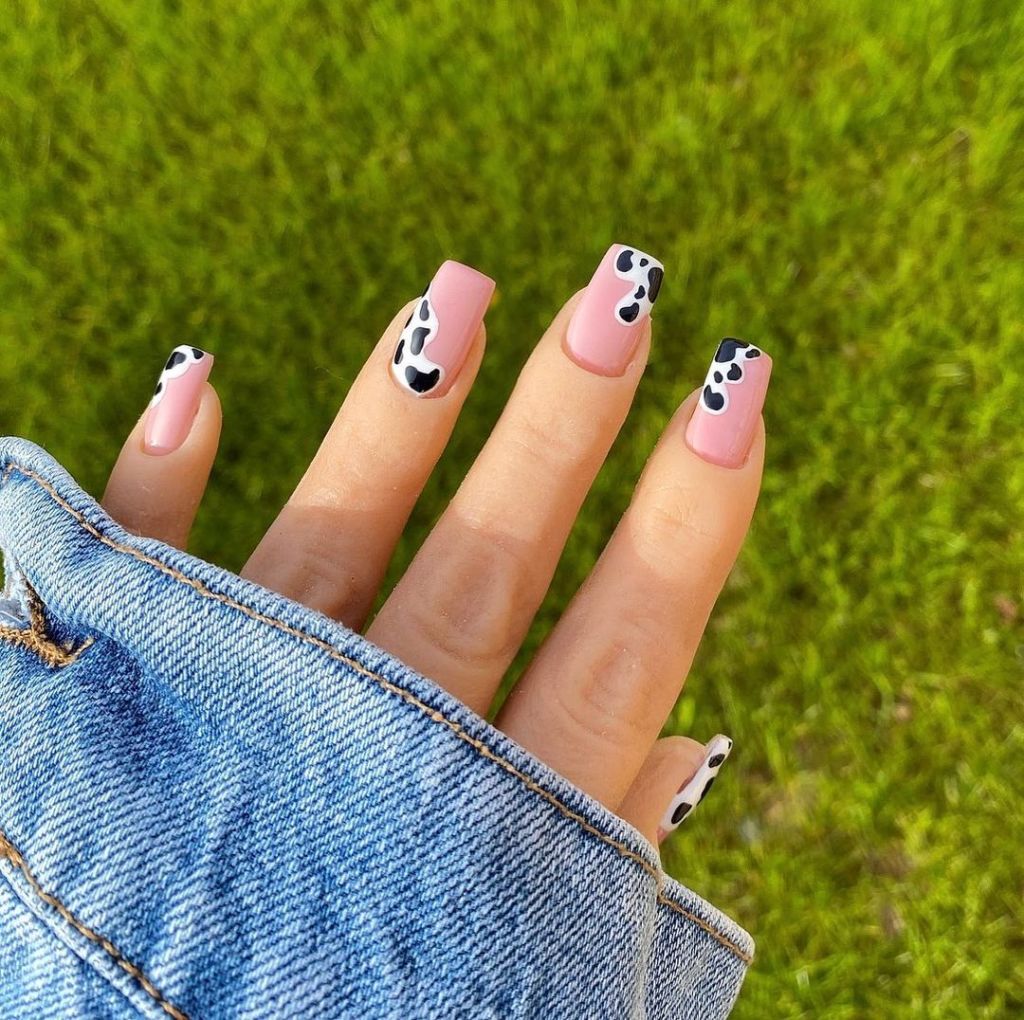 Short Square Pink with Classic Cow Print Short Square Pink with Classic Cow Print — Easy Western Nails