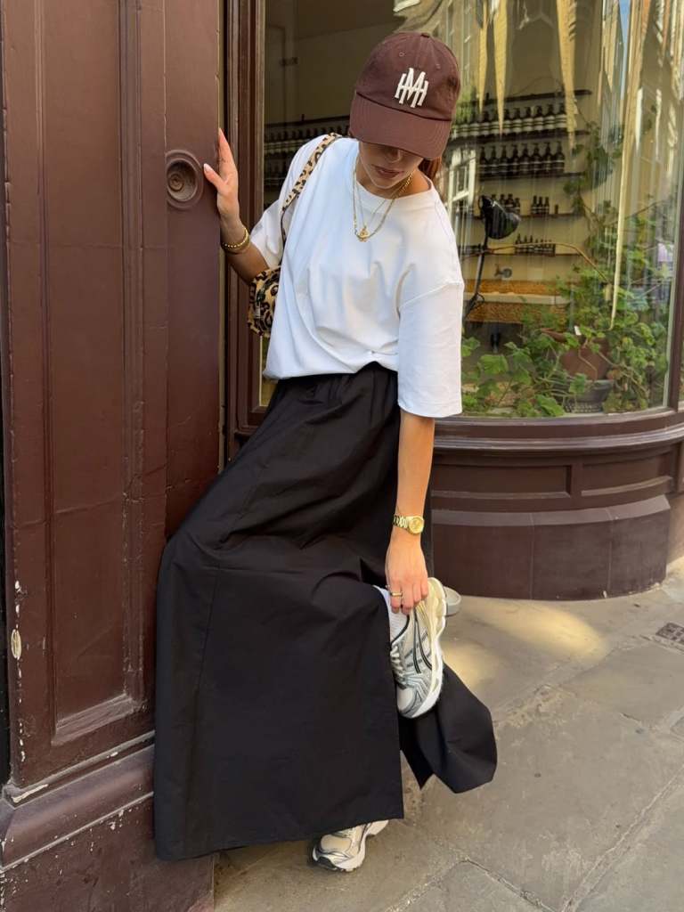 Wide Black Maxi Skirt With White T-Shirt Wide Black Maxi Skirt With White T-Shirt — Elegant Black Maxi Skirt Outfit
