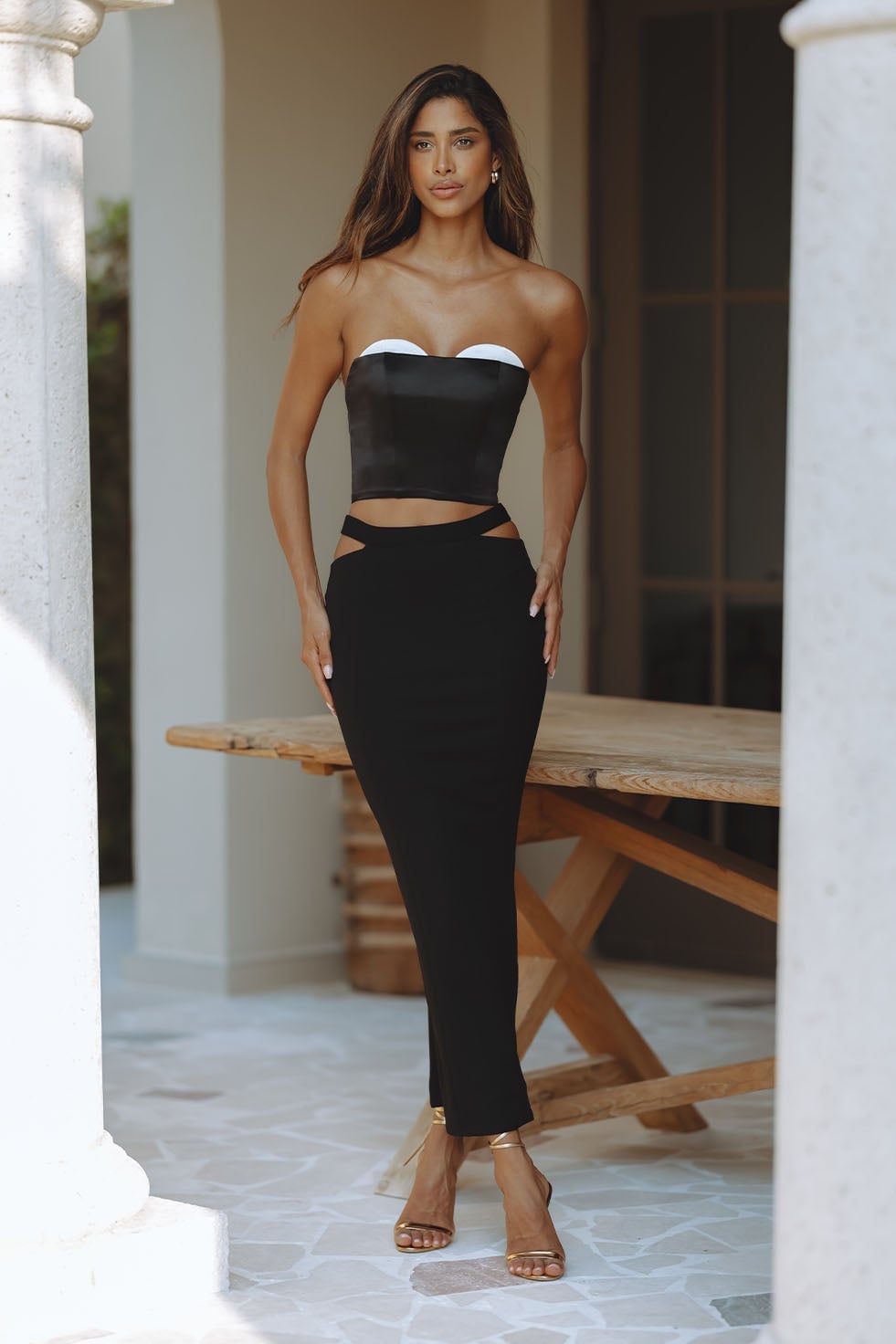 Fitted Cut-Out Maxi Skirt With Corset Top Fitted Cut-Out Maxi Skirt With Corset Top — Elegant Black Maxi Skirt Outfit