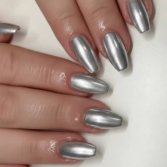 High Shine Medium Coffin Silver Chrome High Shine Medium Coffin Silver Chrome — Elegant Silver Nails