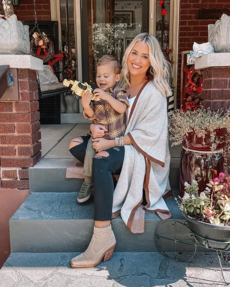 Fall Mom Outfits 2026: Casual, Comfy & Stylish Looks for Every Busy Mom