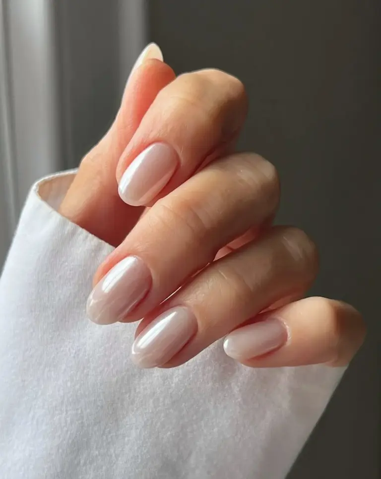 The Prettiest Fall Nails for Fair Skin Tones to Try This Season