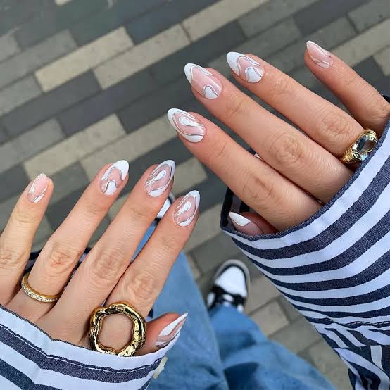 Nude with White and Silver Wavy Lines — Gel Nail Art Ideas