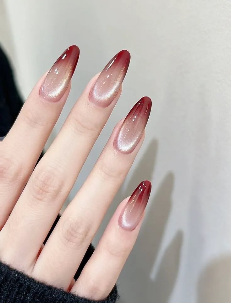 Deep Red to Nude Cat-Eye Shimmer Gradient Deep Red to Nude Cat-Eye Shimmer Gradient — Gradient Nail Ideas