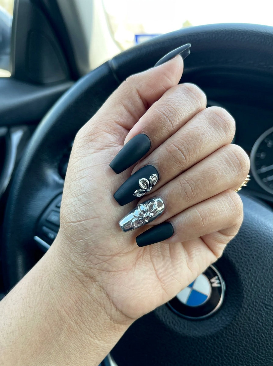 Glamorous chrome bloom coffin nails, a futuristic summer trend for 2026. Ideal for parties.