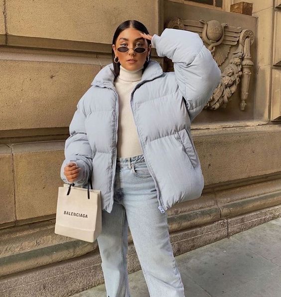Oversized Light Blue Puffer Jacket with Cream Turtleneck and Straight Jeans — Winter Puffer Jacket Outfits