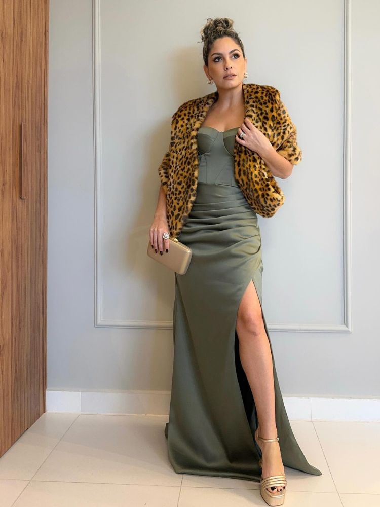 Gold Strappy Heels Outfit Idea Gold Strappy Heels Outfit Idea — Winter Formal Dresses