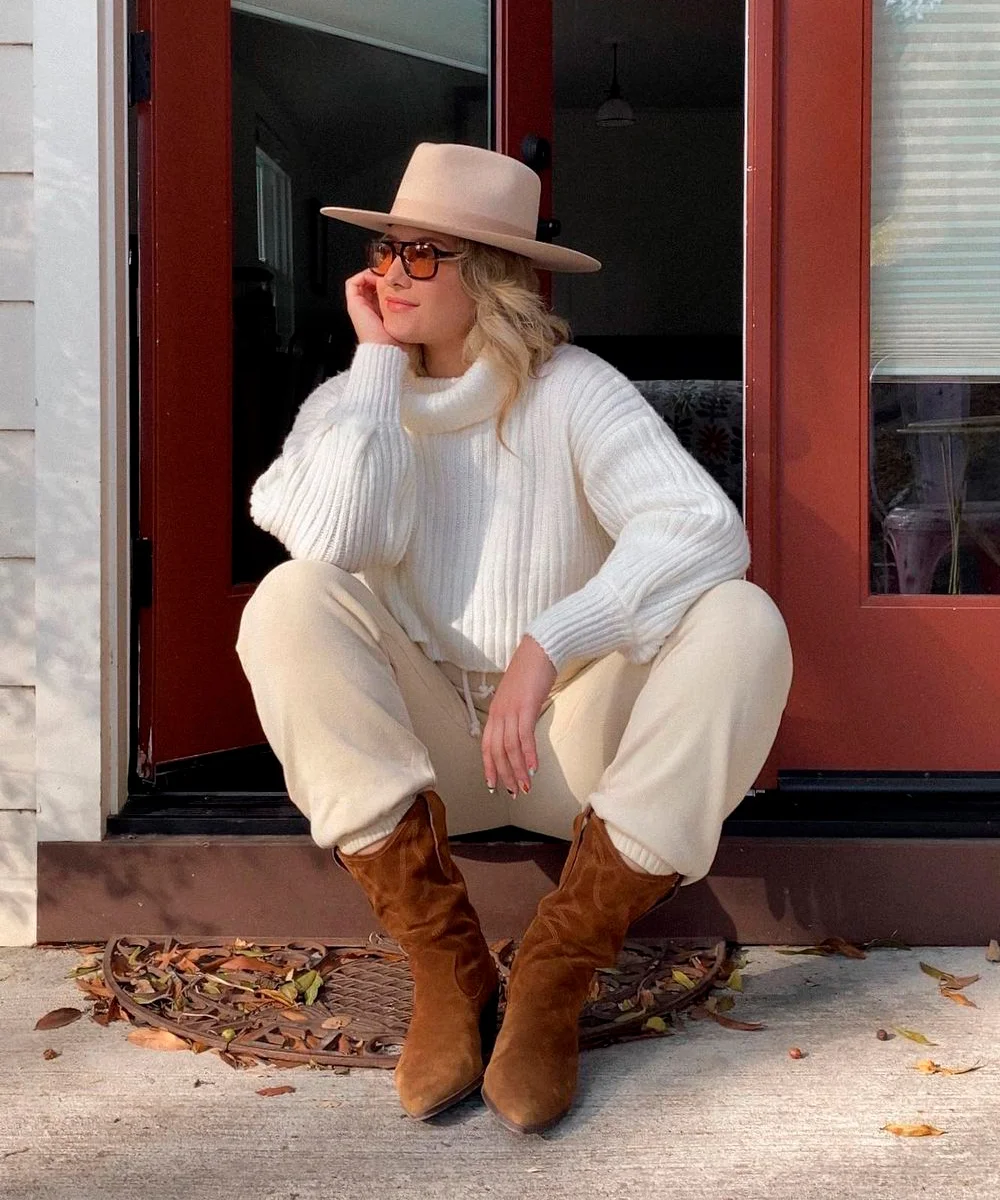 Chunky Knit Sweater with Sweatpants and Cowboy Boots — Western Winter Outfits