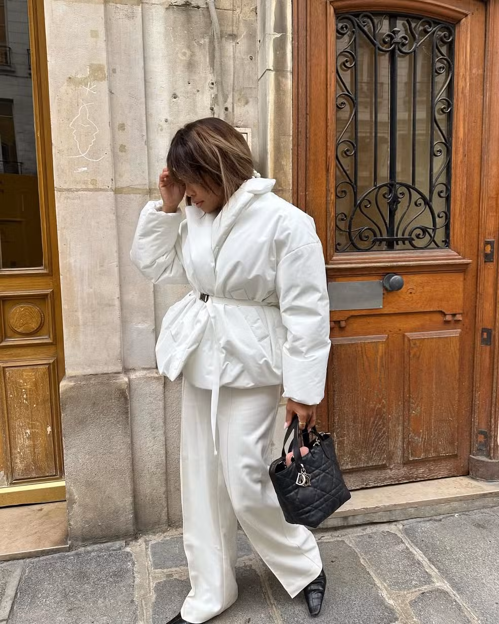 Belted Puffer Jacket for a Fashionable Winter Statement Belted Puffer Jacket for a Fashionable Winter Statement — Winter White Outfits