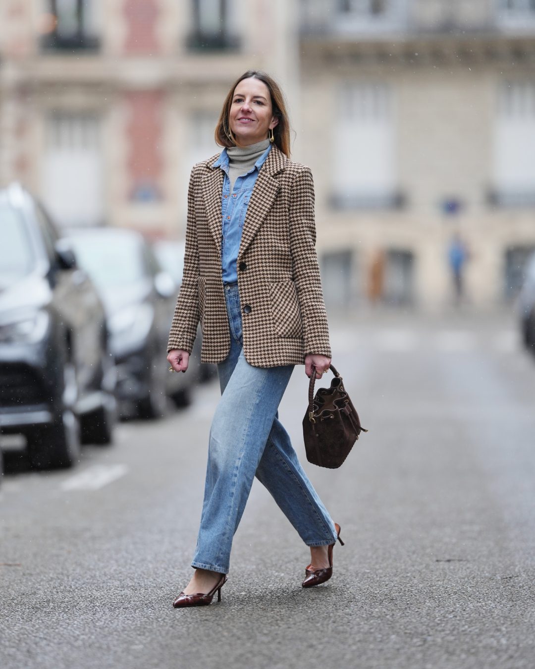Houndstooth Blazer with Beige Turtleneck and Wide Leg Jeans Houndstooth Blazer with Beige Turtleneck and Wide Leg Jeans — Winter Outfits with Wide Leg Jeans