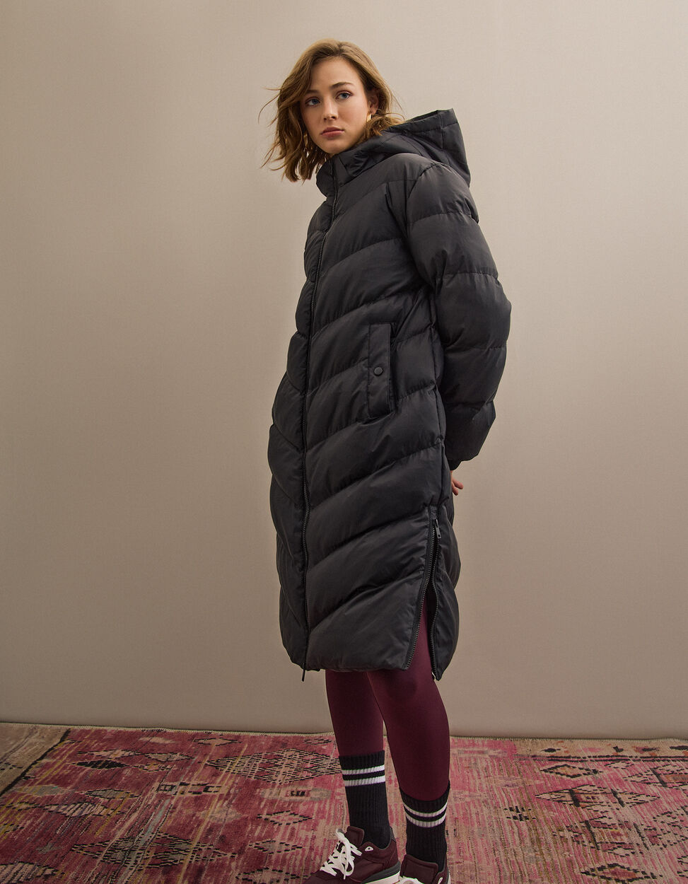 Chevron Quilted Grey Puffer with Leggings — Long Puffer Coat Outfits