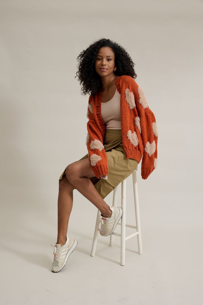 Playful Texture: Chunky Cardigan with a Skirt — Cardigan Outfits