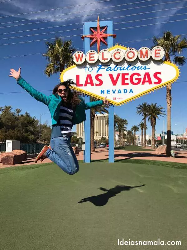 Travel Casual Outfit Idea — Las Vegas Winter Outfits