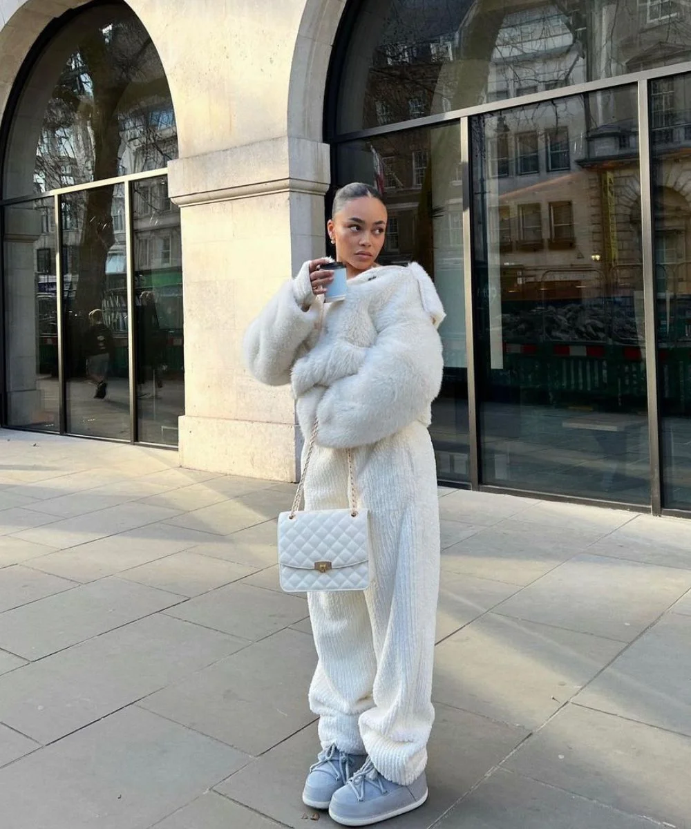 Light Grey Moon Boots Outfit Idea Light Grey Moon Boots Outfit Idea — Moon Boots Outfits