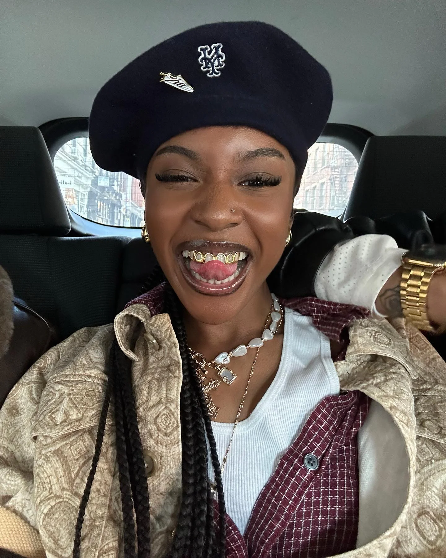 Casual Streetwear Outfit Idea — Beret Outfits