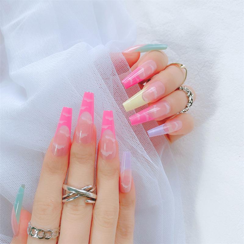 Visual Idea — Yellow Winter Coffin Nails