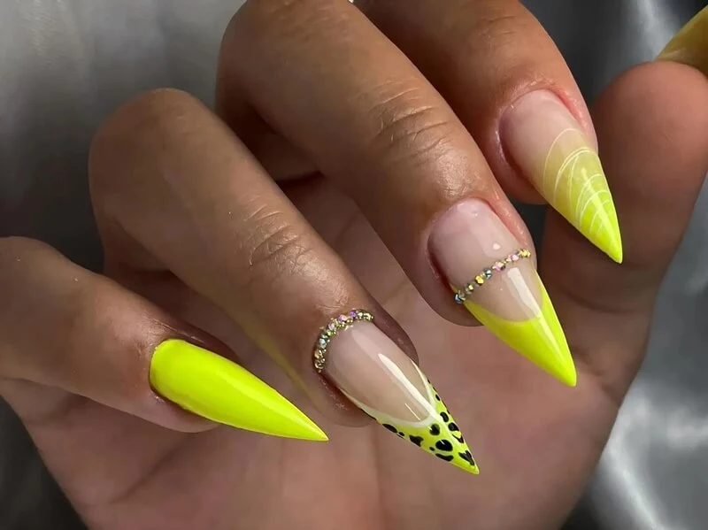 Neon Yellow Stiletto with Rhinestones and Leopard Print Neon Yellow Stiletto with Rhinestones and Leopard Print — Winter Stiletto Nails