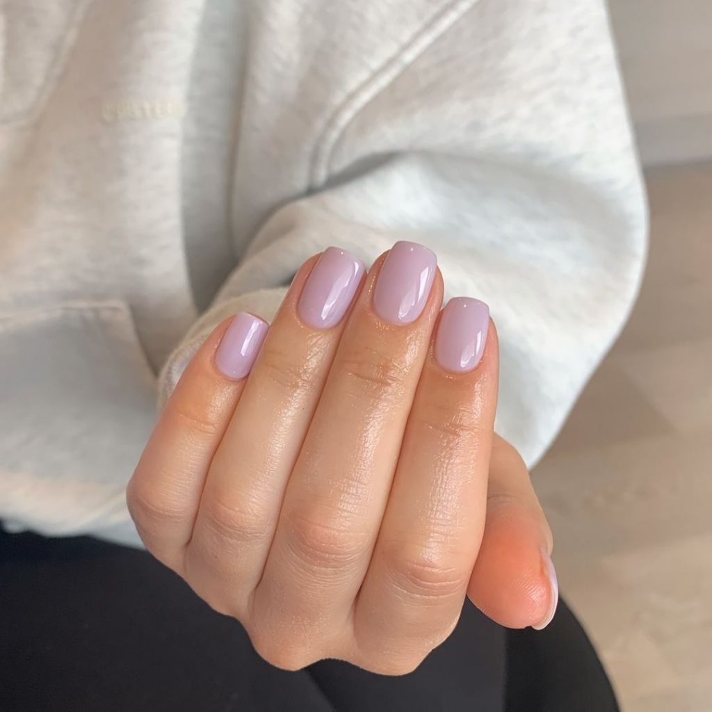 Light Lilac Glossy Short Squovals — Winter Squoval Nails