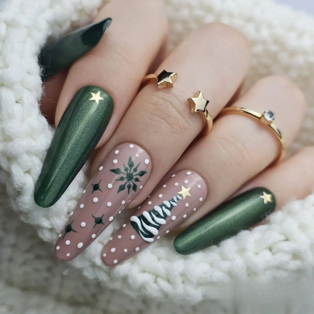 Metallic Shimmer Green Polka Dot Tree Nails Metallic Shimmer Green Polka Dot Tree Nails — Winter Green Nails