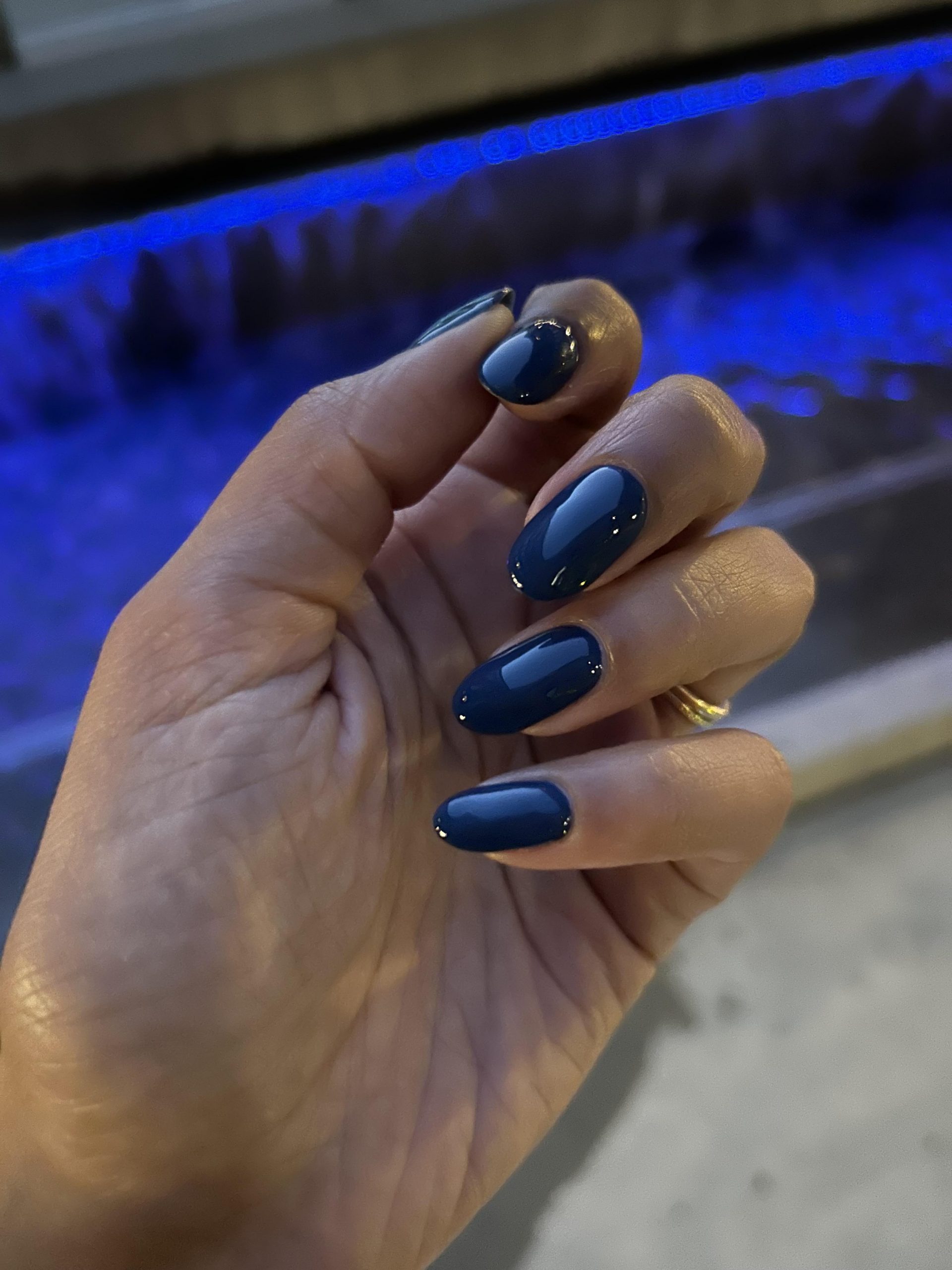 Medium Oval Glossy Navy Blue — Navy Blue Nails