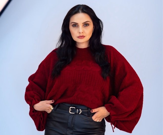 Cable Knit Sweater and Leather Pants for a Cozy-Chic Look — Cabin Trip Outfits