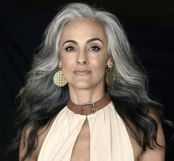 Mid-Back Visual Idea Mid-Back Visual Idea — Winter Hair Colors for Women Over 50