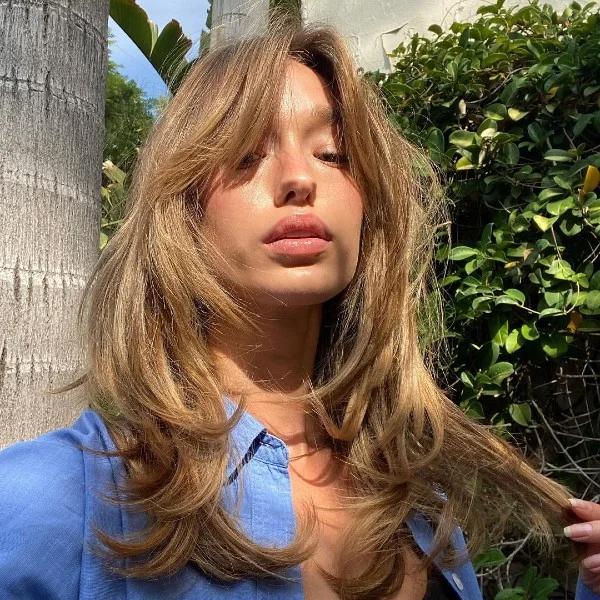 Honey Blonde With Lighter Highlights Visual Idea Honey Blonde With Lighter Highlights Visual Idea — Winter Haircuts for Wavy Hair