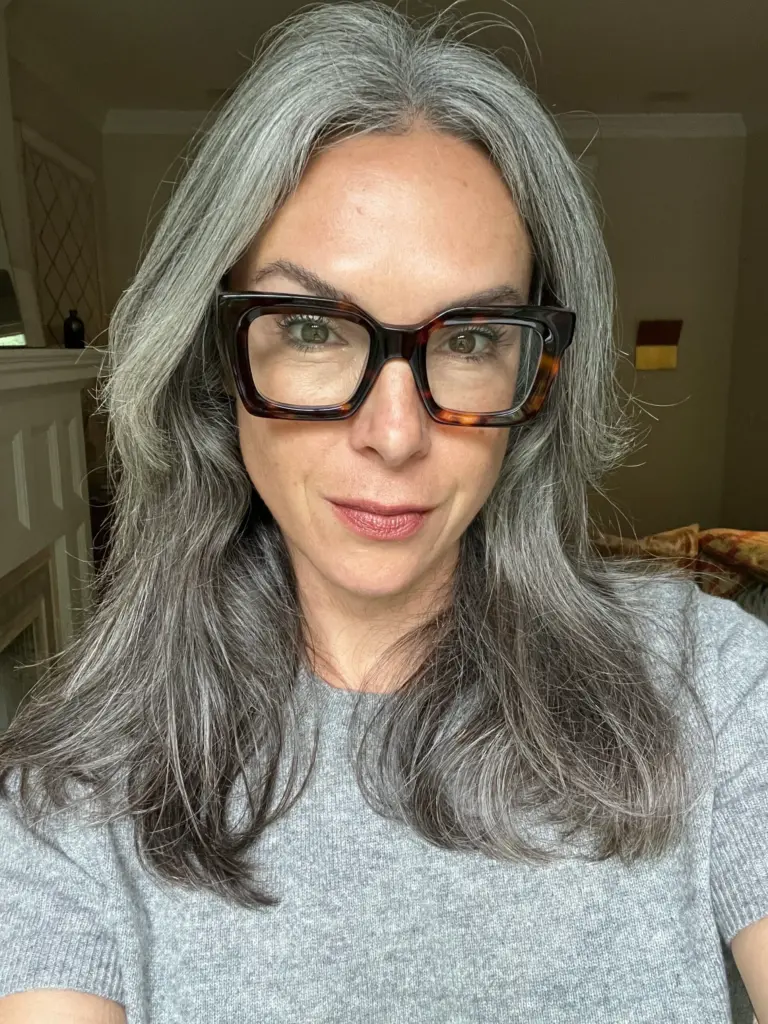 15 Chic Winter Haircuts for Gray Hair 2027