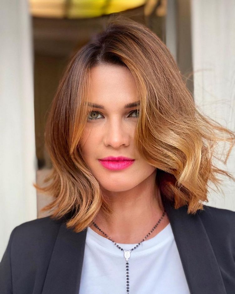 Angled Lob with Honey Highlights — Winter Haircuts for Long Faces
