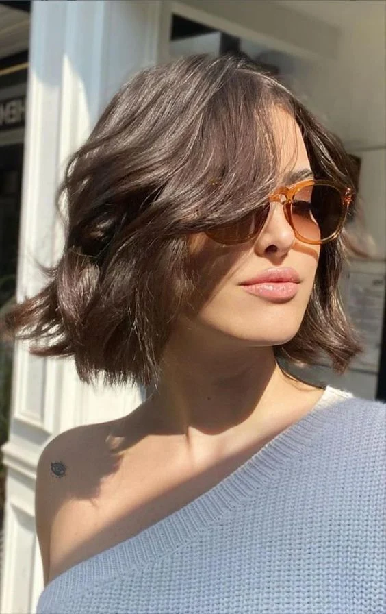 Fine Hair Lob With Side-Swept Bangs — Winter Shoulder Length Hairstyles