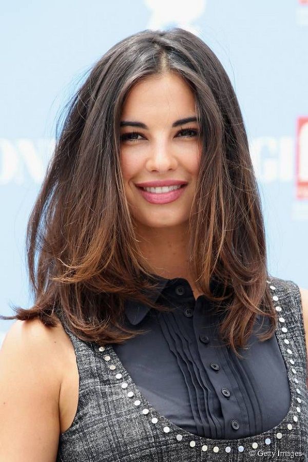 Polished Shoulder Length With Caramel Highlights — Winter Shoulder Length Hairstyles