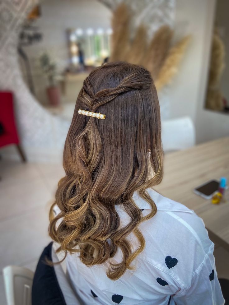 Twisted Half-Updo With Curls Twisted Half-Updo With Curls — Winter Hairstyles for Thin Hair