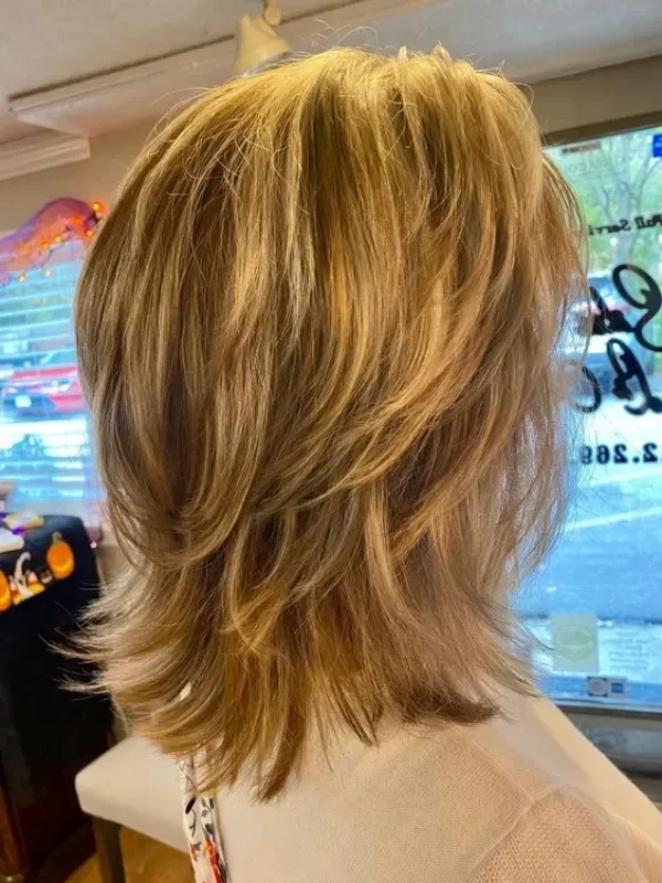 Textured Ash Blonde Layered Bob Textured Ash Blonde Layered Bob — Winter Hairstyles for Thin Hair