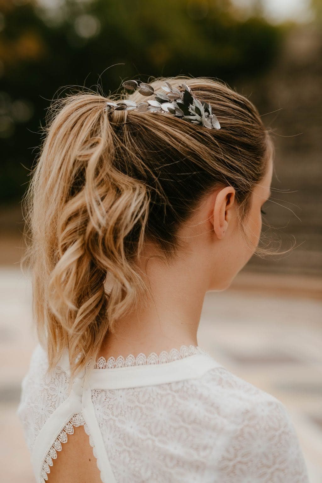 Chic Blonde Ponytail with Leaf Clip — Winter Updos