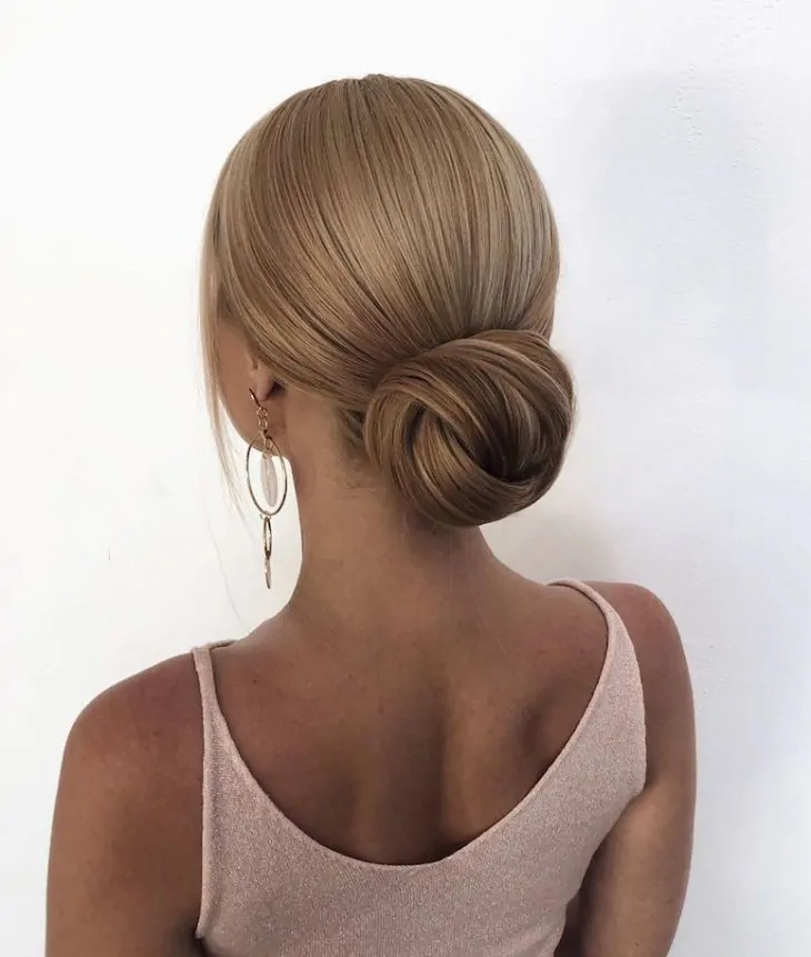 Neat Low Bun for Fine Blonde Hair — Winter Updos