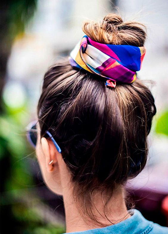Messy Bun with Colorful Scarf Wrap Messy Bun with Colorful Scarf Wrap — Winter Hairstyles with Scarf