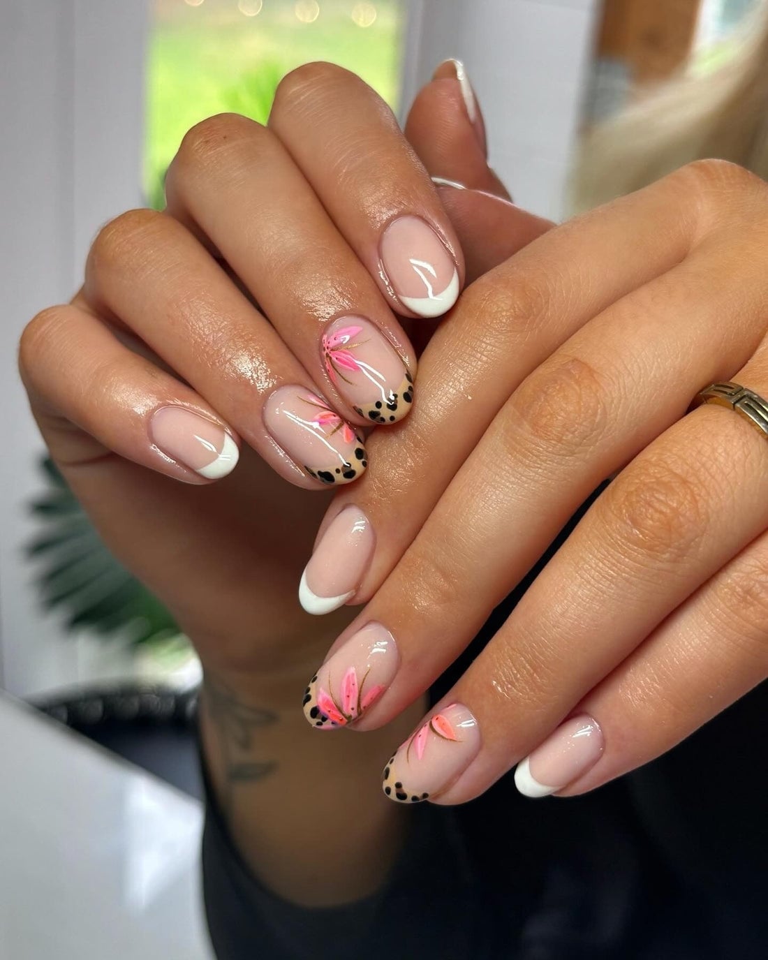 Short Oval Nude White French Pink Flower Art — Nail Art Ideas