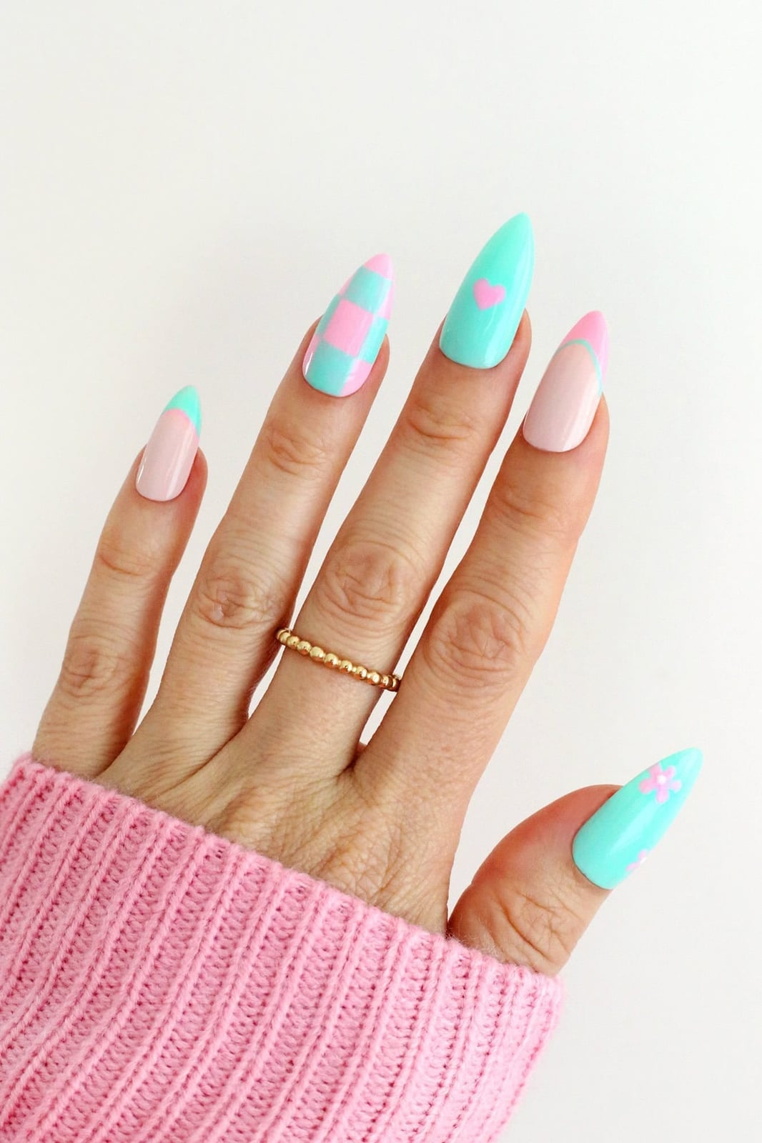 Long Stiletto Pastel Checkerboard Pink Heart Abstract — Nail Art Ideas