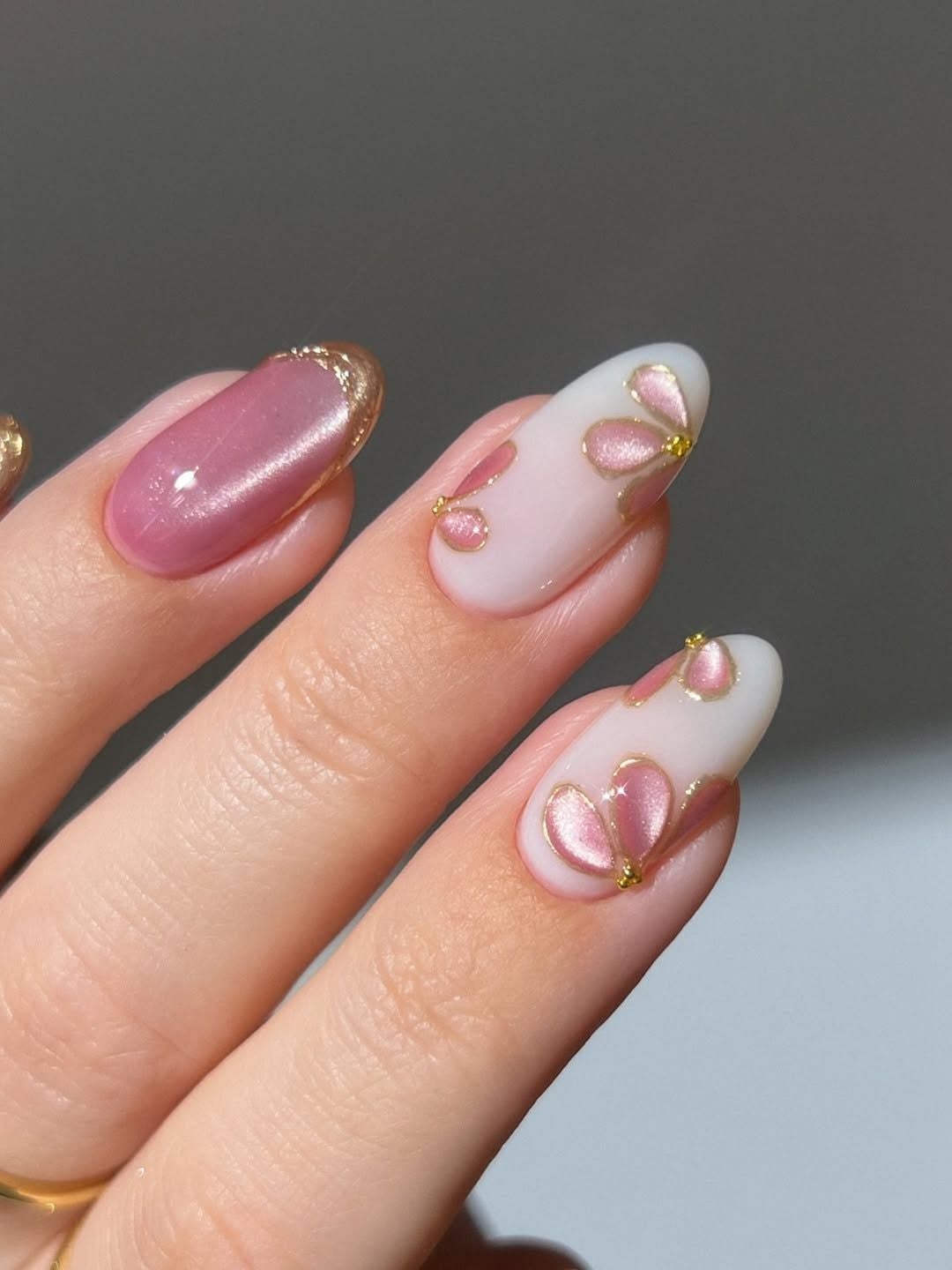 Oval Pink Metallic With Gold Border Floral Accents — Nail Art Ideas