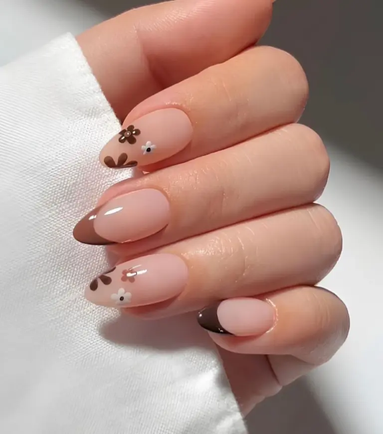 Nude Fall Nails: Elegant Ideas for a Chic Autumn Manicure