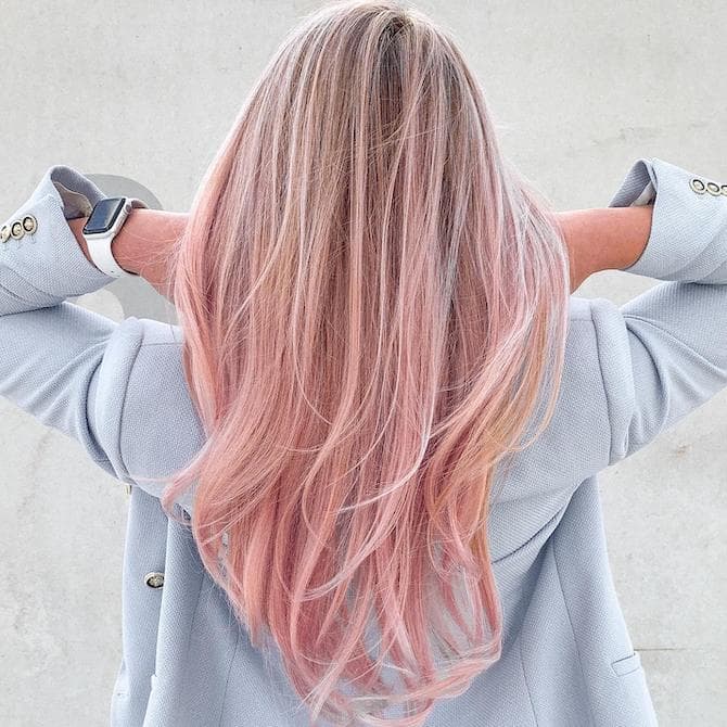 Collarbone Pale Pink Highlights On Blonde Collarbone Pale Pink Highlights On Blonde — Pink Hair Dye Inspiration
