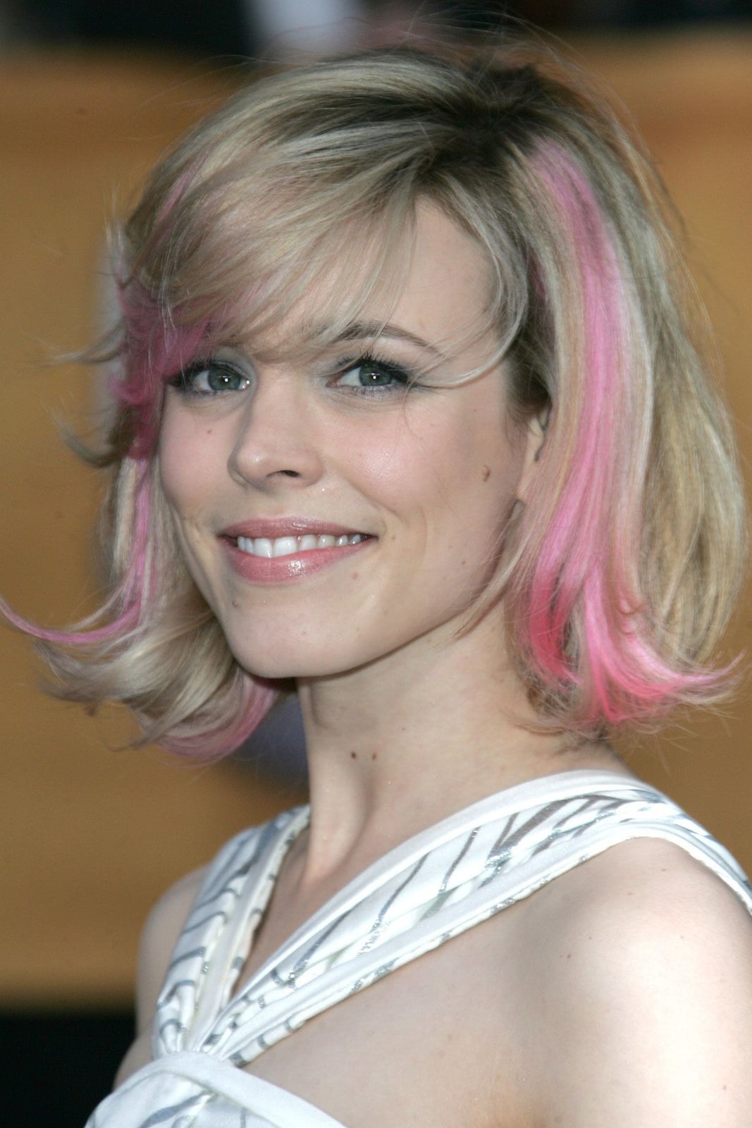 Chin Length Bob With Pink Highlights Chin Length Bob With Pink Highlights — Pink Hair Dye Inspiration