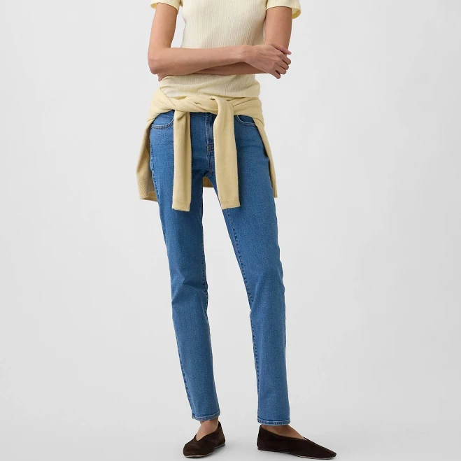 jeans Gap Women's Mid Rise Classic Straight Jeans Gap Factory $23.99