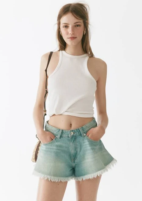 bottoms H&M Ladies Frayed Denim Shorts H&M $29.99