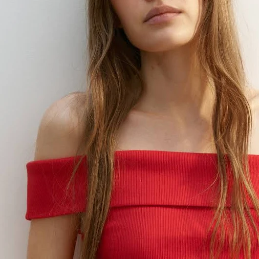 top H&M Ladies Off-The-Shoulder Ribbed Top H&M $12.99