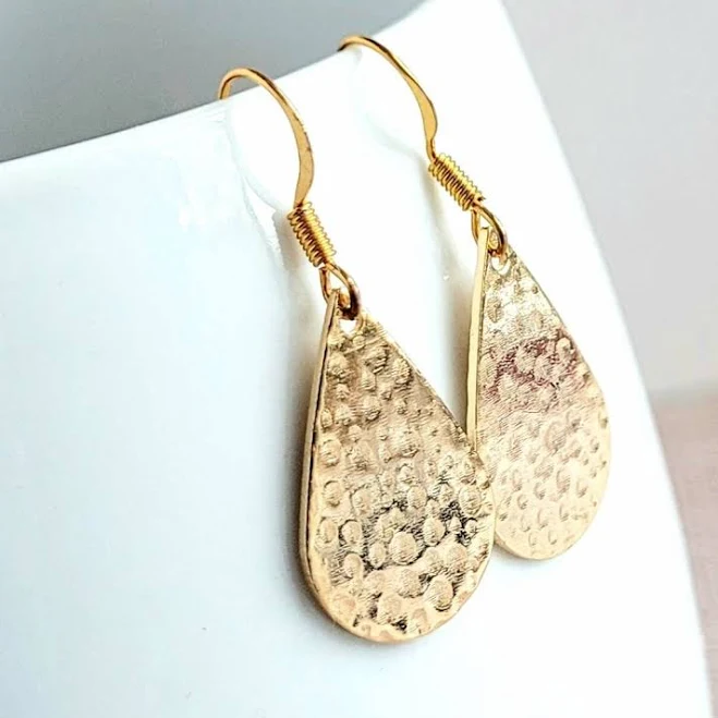 accessory Hammered Gold Drop Earrings Etsy - pixiestrinkets $18