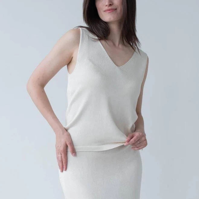 top Silk Knit Sleeveless V-Neck Tank Top Etsy - Seller $116