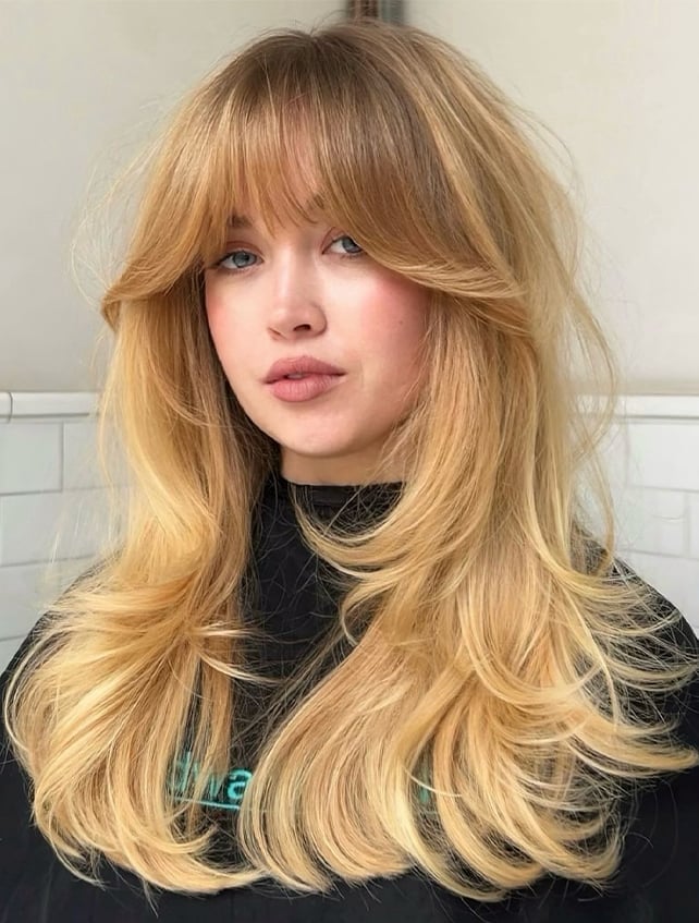 Black Knit Top with Feathered Blonde 90s Blowout, Close-Up Take Black Knit Top with Feathered Blonde 90s Blowout, Close-Up Take — Simple 90s Blowout