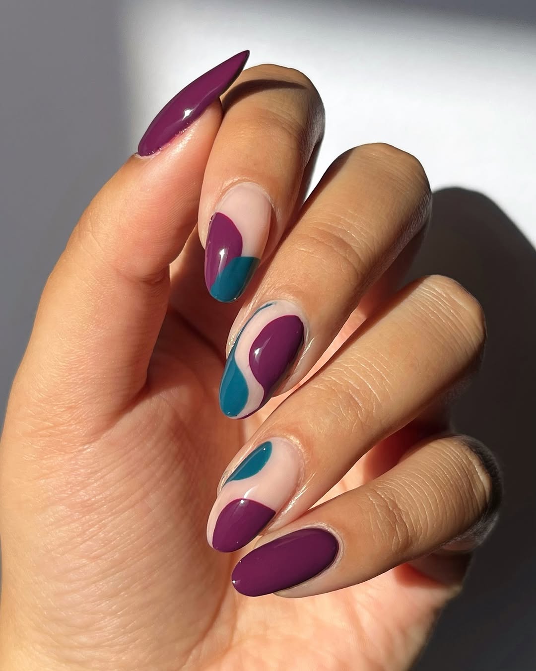 Medium Almond Nails With Abstract Color Blocking Medium Almond Nails With Abstract Color Blocking — Simple Almond Nails